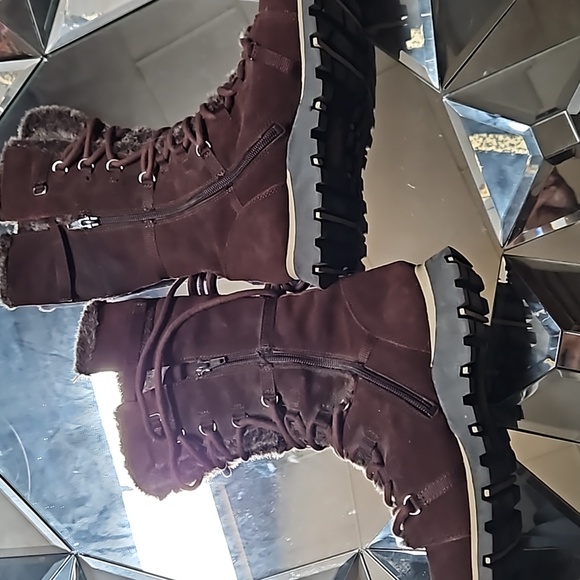 Skechers originals mukluk like boots with fake fur size 10 brown suede - Picture 2 of 6